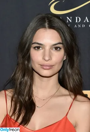 Emily Ratajkowski / emrata nude photo #4226