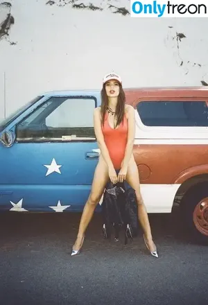 Emily Ratajkowski / emrata nude photo #4318