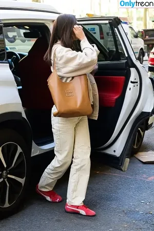 Emily Ratajkowski / emrata nude photo #4385