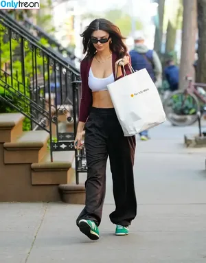 Emily Ratajkowski / emrata nude photo #4457