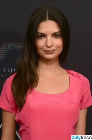 Emily Ratajkowski / emrata nude photo #4458