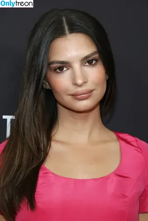 Emily Ratajkowski / emrata nude photo #4460