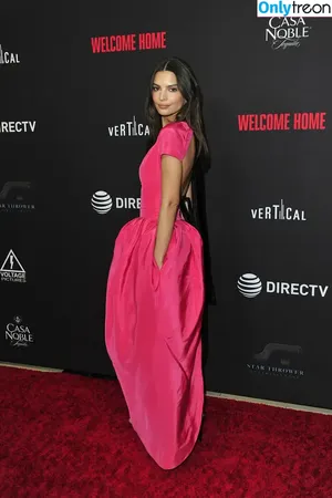Emily Ratajkowski / emrata nude photo #4500