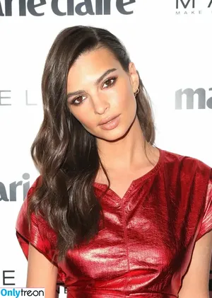 Emily Ratajkowski / emrata nude photo #4547
