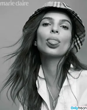 Emily Ratajkowski / emrata nude photo #4590