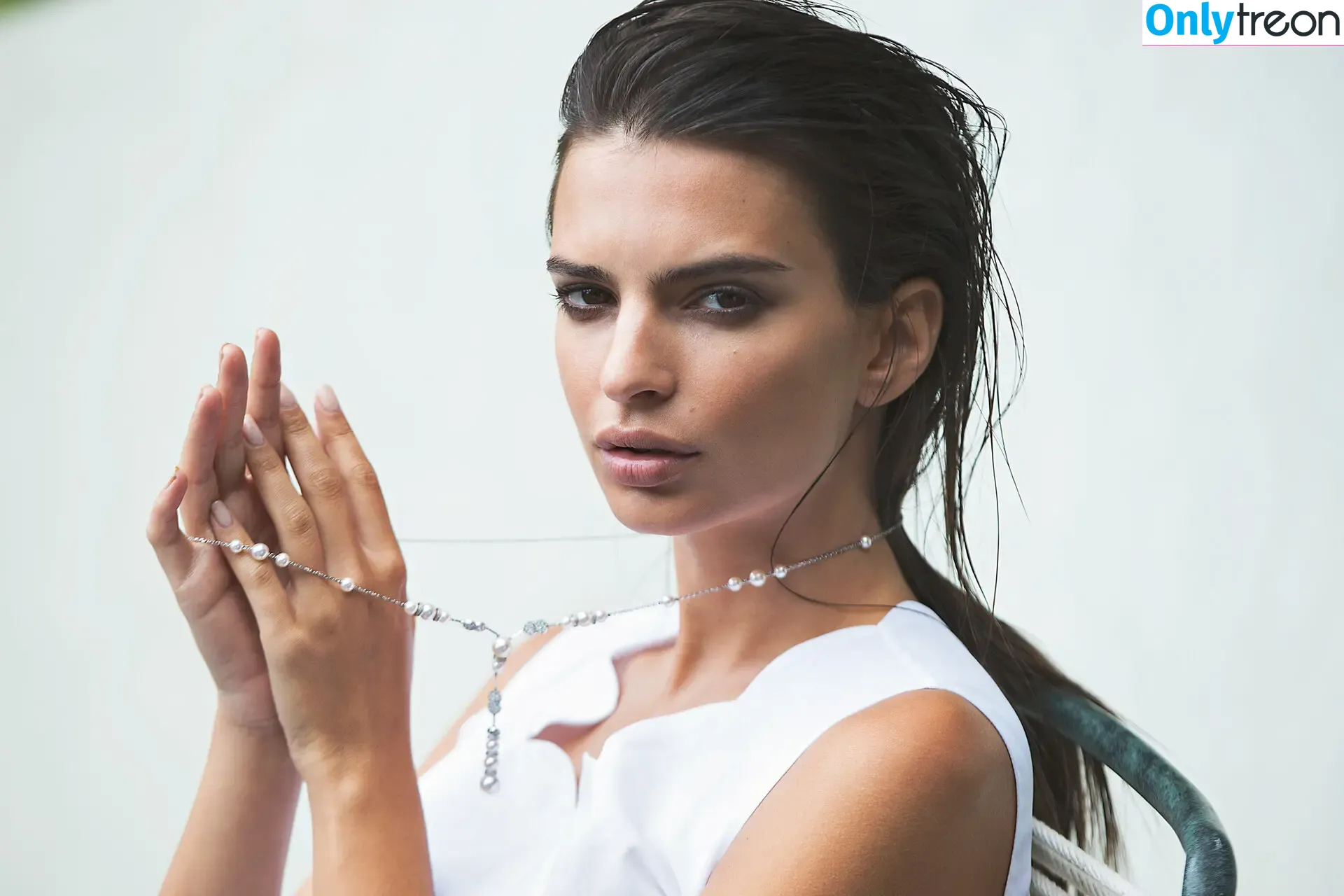 Emily Ratajkowski nude photo #4246 (emrata)