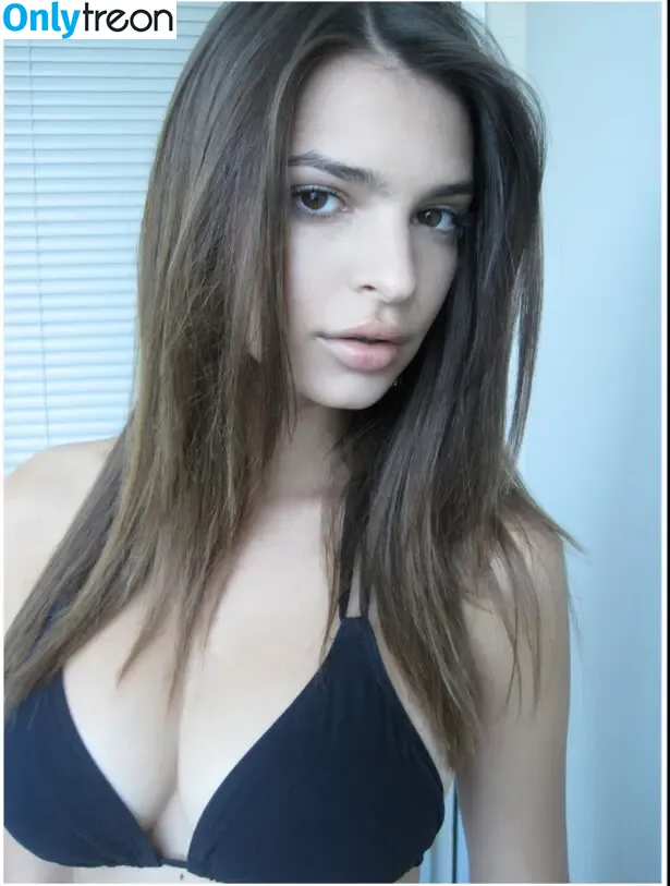 Emily Ratajkowski nude photo #4325 (emrata)