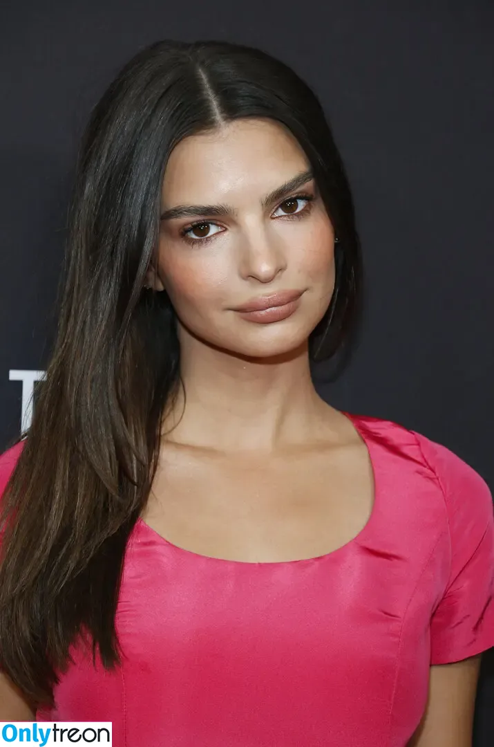 Emily Ratajkowski nude photo #4507 (emrata)