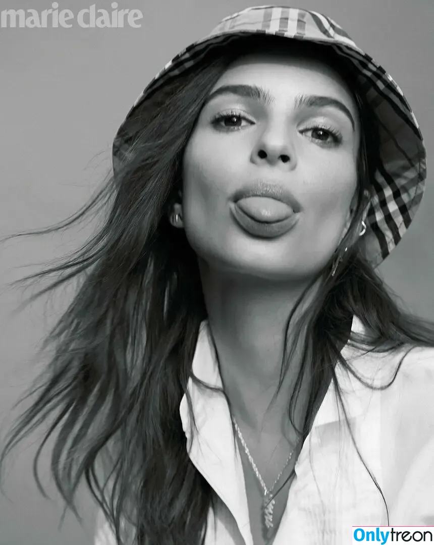 Emily Ratajkowski nude photo #4590 (emrata)