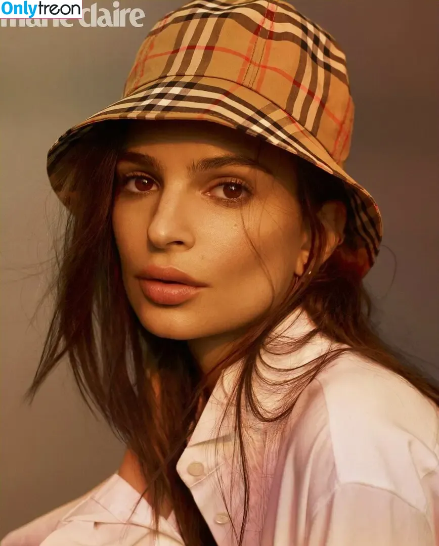 Emily Ratajkowski nude photo #4601 (emrata)