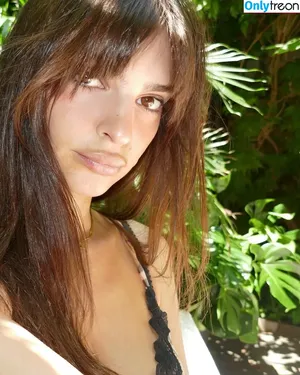 Emily Ratajkowski / emrata nude photo #5080