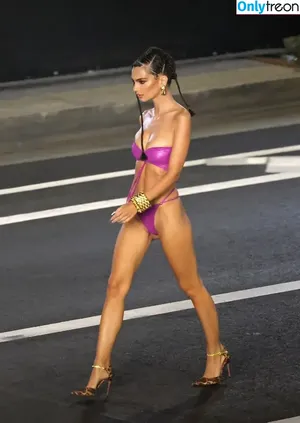 Emily Ratajkowski / emrata nude photo #5126