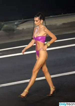 Emily Ratajkowski / emrata nude photo #5127