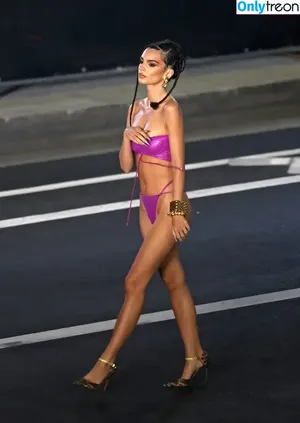 Emily Ratajkowski / emrata nude photo #5135