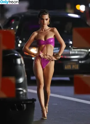 Emily Ratajkowski / emrata nude photo #5140