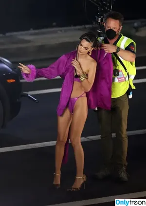 Emily Ratajkowski / emrata nude photo #5145