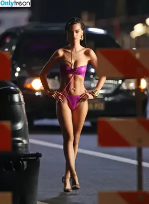 Emily Ratajkowski / emrata nude photo #5148