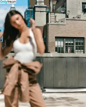 Emily Ratajkowski / emrata nude photo #5516