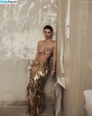 Emily Ratajkowski / emrata nude photo #5634