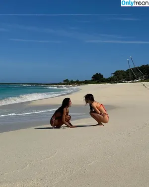 Emily Ratajkowski / emrata nude photo #5651