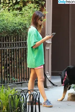 Emily Ratajkowski / emrata nude photo #5756