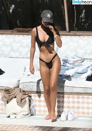 Emily Ratajkowski / emrata nude photo #5866