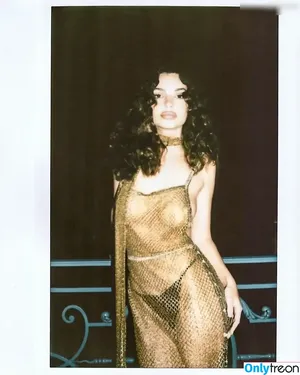 Emily Ratajkowski / emrata nude photo #5978