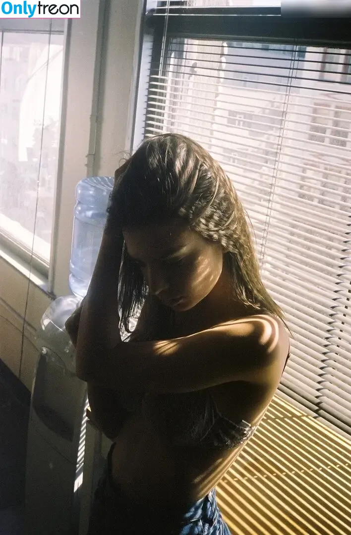 Emily Ratajkowski nude photo #5058 (emrata)