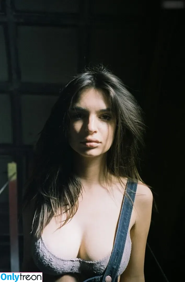 Emily Ratajkowski nude photo #5061 (emrata)