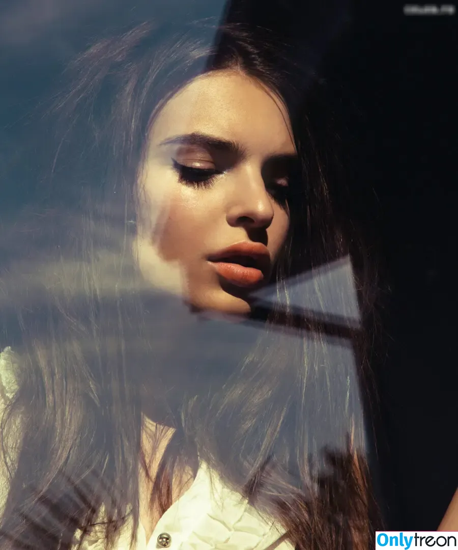 Emily Ratajkowski nude photo #5068 (emrata)