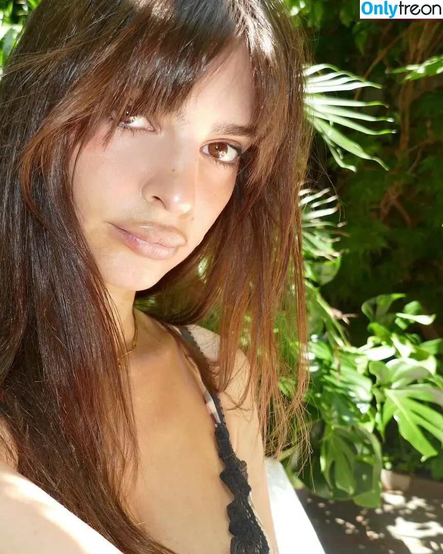 Emily Ratajkowski nude photo #5080 (emrata)