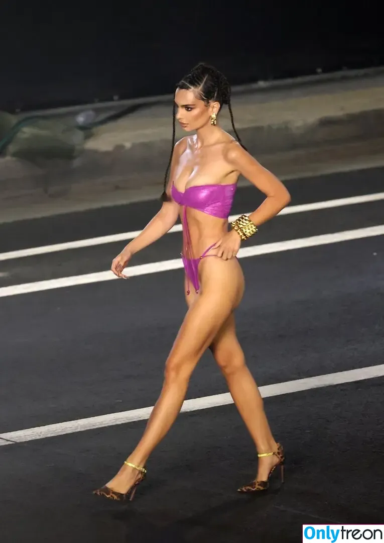 Emily Ratajkowski nude photo #5127 (emrata)