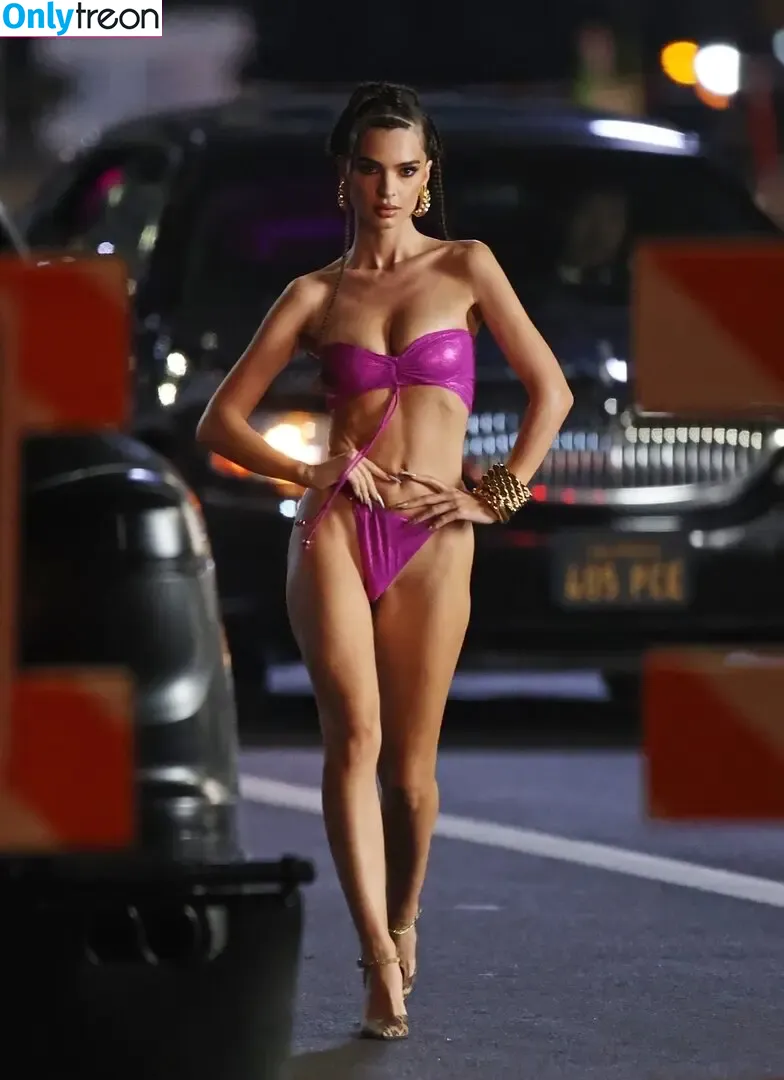 Emily Ratajkowski nude photo #5140 (emrata)