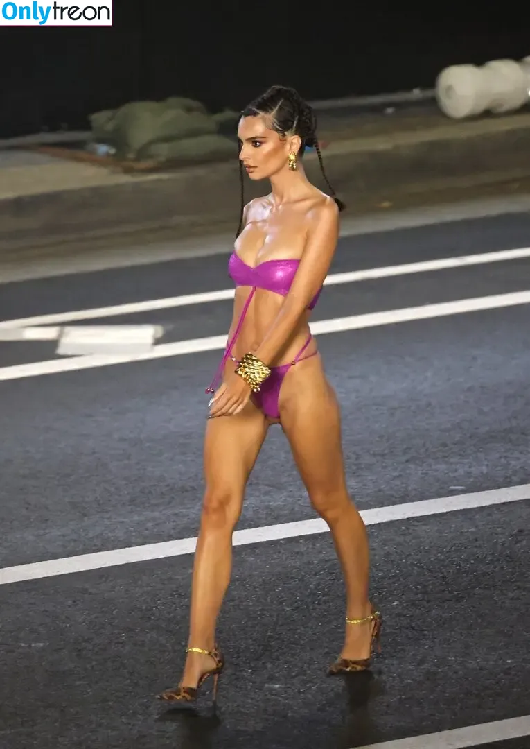 Emily Ratajkowski nude photo #5150 (emrata)