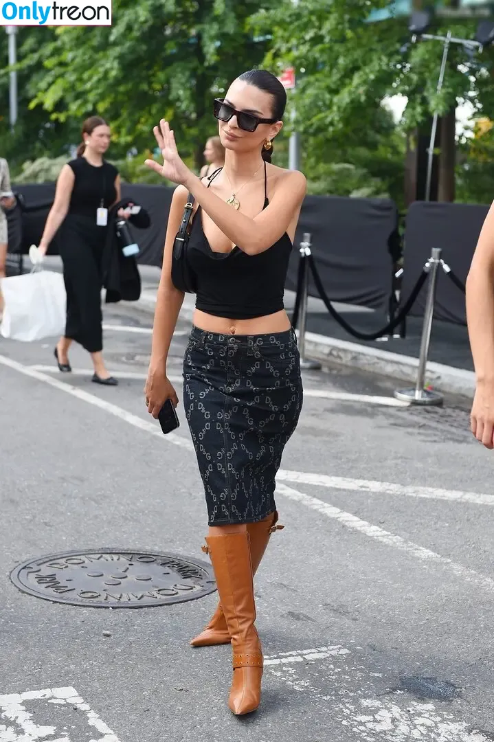 Emily Ratajkowski nude photo #5269 (emrata)