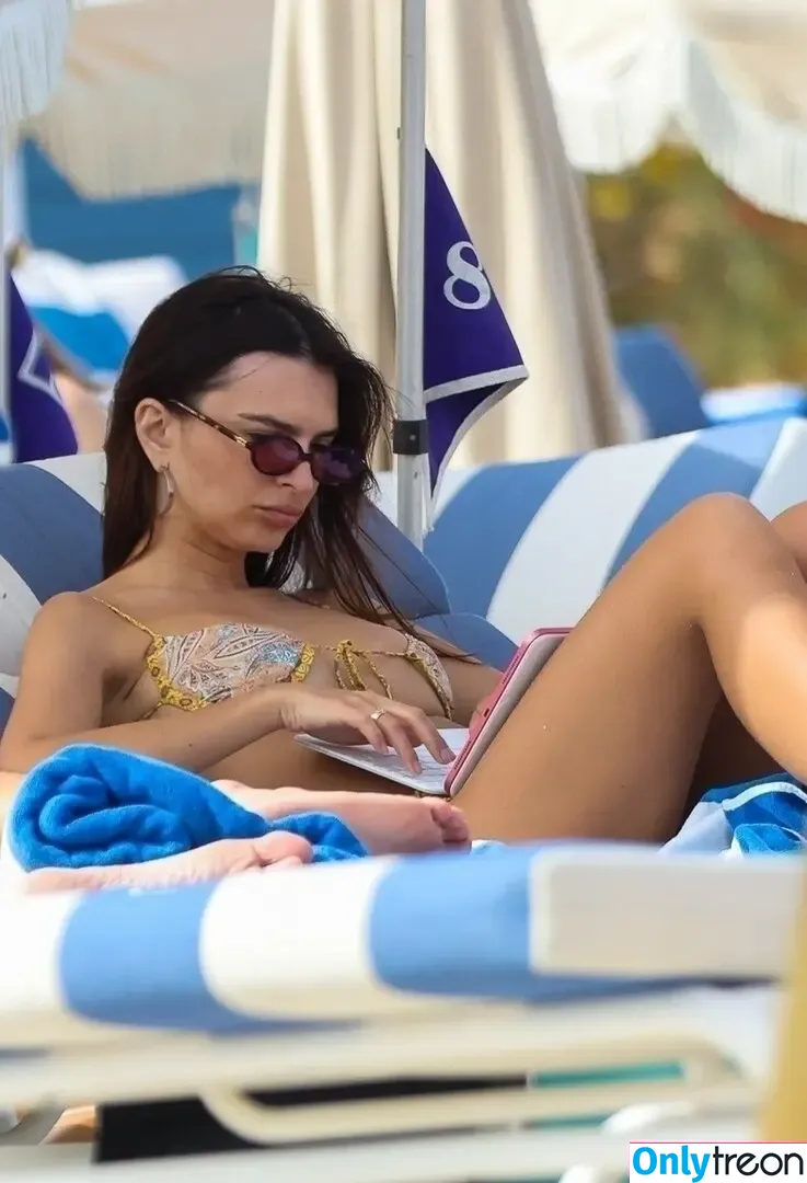 Emily Ratajkowski nude photo #5932 (emrata)