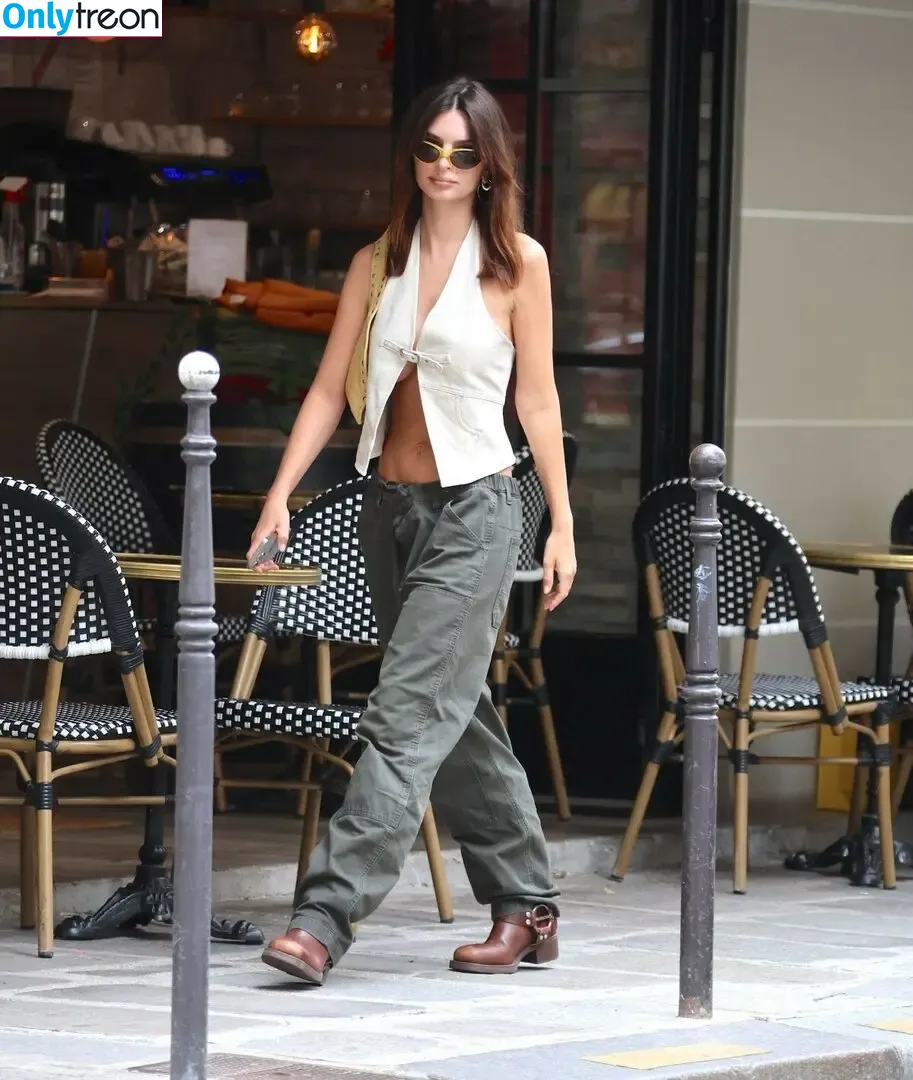 Emily Ratajkowski nude photo #5959 (emrata)