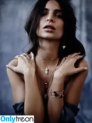 Emily Ratajkowski / emrata nude photo #6131