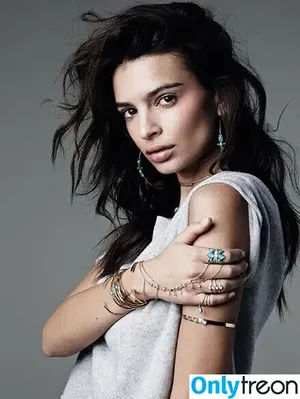 Emily Ratajkowski / emrata nude photo #6144