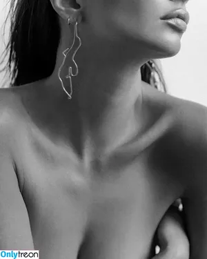 Emily Ratajkowski / emrata nude photo #6157