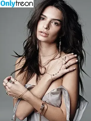 Emily Ratajkowski / emrata nude photo #6162