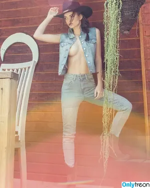 Emily Ratajkowski / emrata nude photo #6220