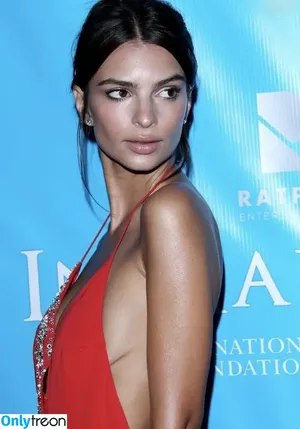 Emily Ratajkowski / emrata nude photo #6244