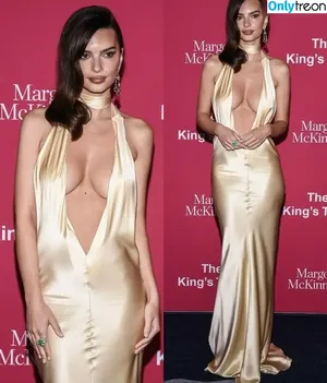 Emily Ratajkowski / emrata nude photo #6406