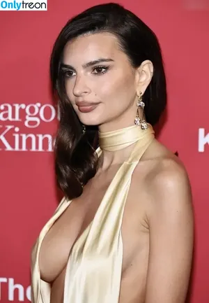 Emily Ratajkowski / emrata nude photo #6410