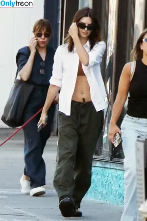 Emily Ratajkowski / emrata nude photo #6460