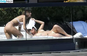 Emily Ratajkowski / emrata nude photo #6614
