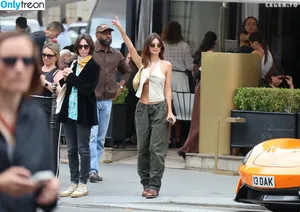 Emily Ratajkowski / emrata nude photo #6724