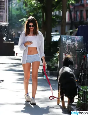 Emily Ratajkowski / emrata nude photo #6778