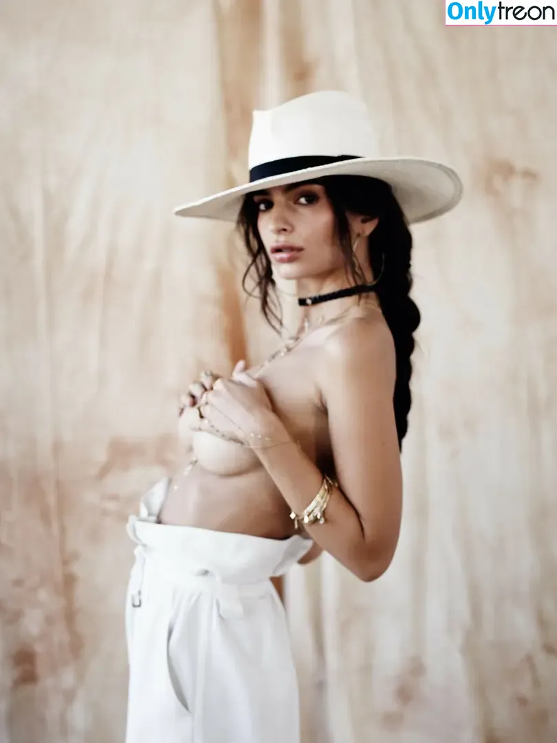 Emily Ratajkowski nude photo #6136 (emrata)
